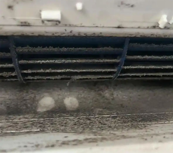 鱼台空调吹的风有股烧焦味是怎么回事